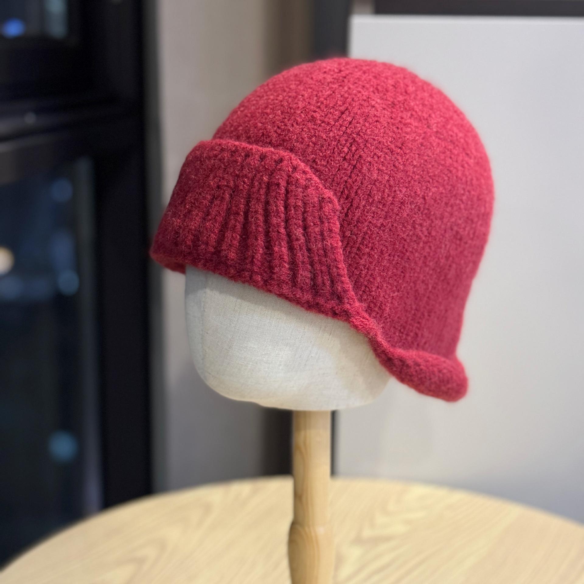 

New autumn and winter niche short ear-protecting knitted hat for women, warm, slimming, unique, with ties, knitted hat, Lei Feng hat Adult54-60Average Size вина червоного кольору