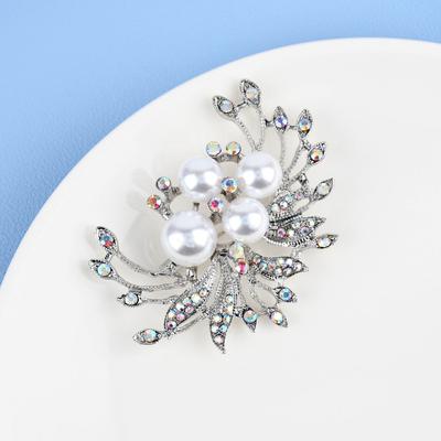 New Elegant Four Pearl Flower Brooch Pin For Women Rhinestone Party Office Brooch Pins Gifts