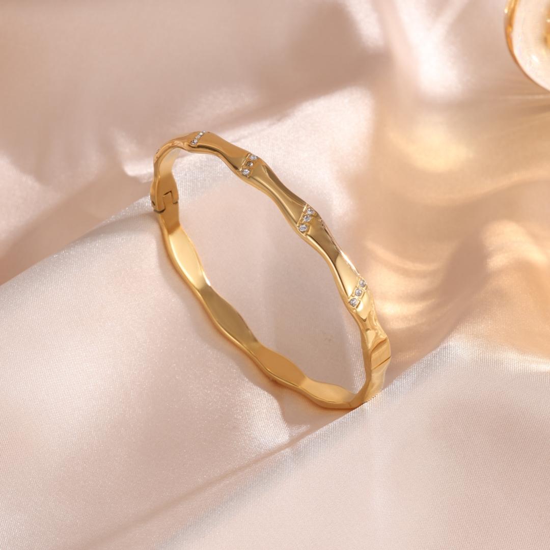 

Htpwe Браслет из нержавеющей стали с бамбуковыми звеньями, инкрустированный цирконием, женский, с 18-каратным золотым покрытием, парный, праздничный подарок, браслет для вечеринки, цирконий 50-60mm золотой