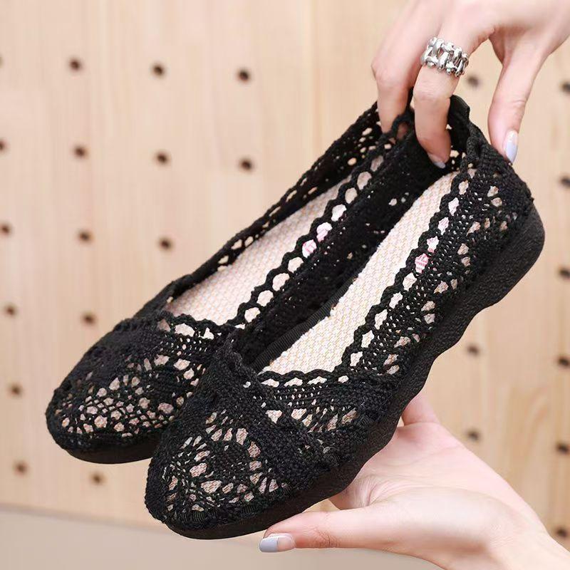 Woman's New Summer Flat Sole Big Size Hollow Lace Nude Shoes Soft Sole Non Slip Breathable Shallow Slip-On Round Toe Sandals