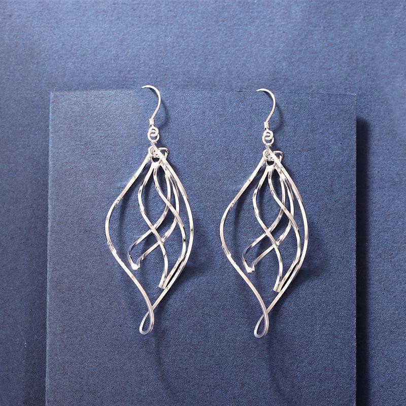 925 Sterling Silver Twisted Water Drop Earrings: European & American Style, Trendy, Versatile, High-End Accessories for Women.