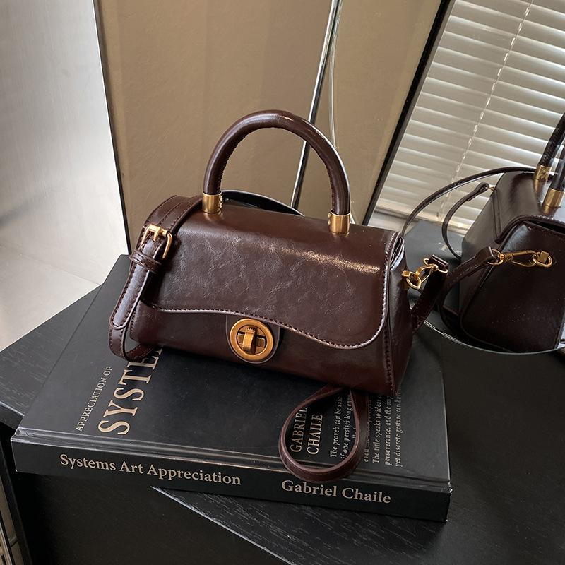 

Осень и зима новая сумка-багет модный замок каменный узор плечевая сумка-мессенджер премиальная текстура портативная женская сумка 22*8*12