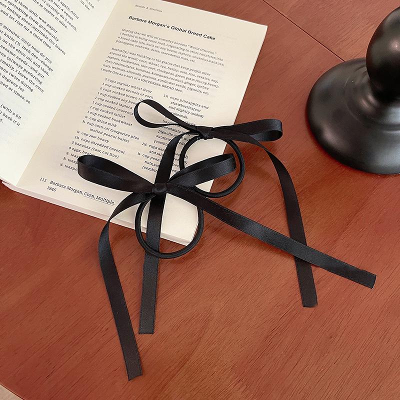 

Оксамитова стрічка-бант для волосся Jennie: Аксесуар у балетному стилі для кіс