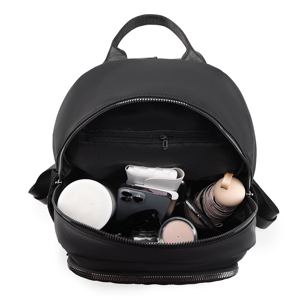 Women's Large Capacity Backpack Rhomboid Rivet Backpack