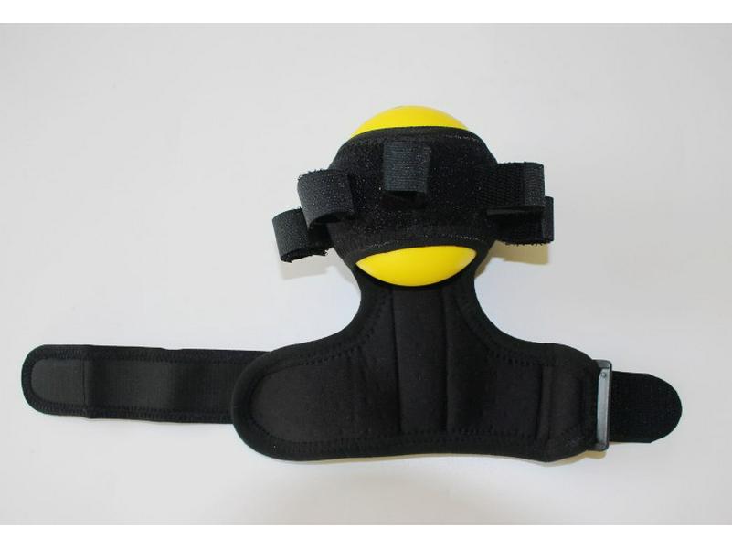 Masážní přístroj pro rehabilitaci rukou a prstů s úchopovou koulí a separátorem prstů