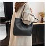 2024 Retro Large Capacity Women's Tote: Stylish Korean-Style, Trendy Autumn/Winter Single Shoulder Commuter Bag