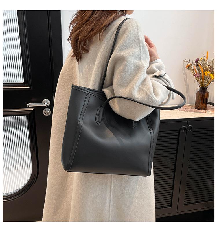 2024 Retro Large Capacity Women's Tote: Stylish Korean-Style, Trendy Autumn/Winter Single Shoulder Commuter Bag
