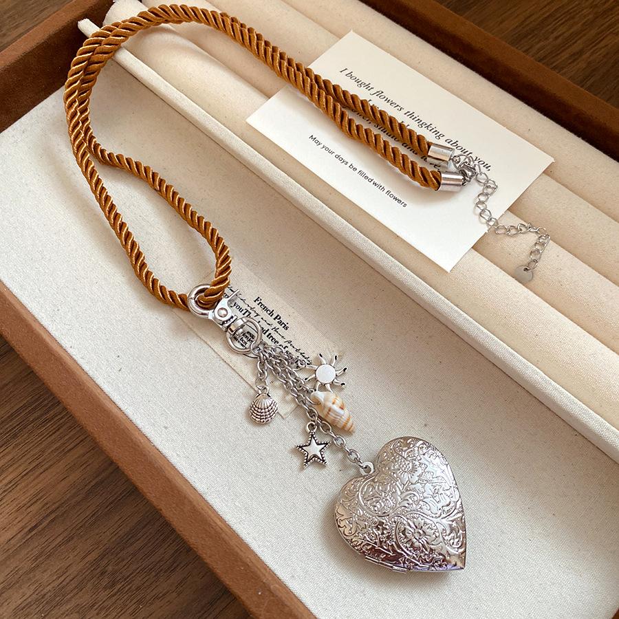 

Fashion Shell Pendant Necklaces Women Heart Long Removable Keychain Sweater Chains Minimalist Design Daily Wear Gift Accessories кавовий