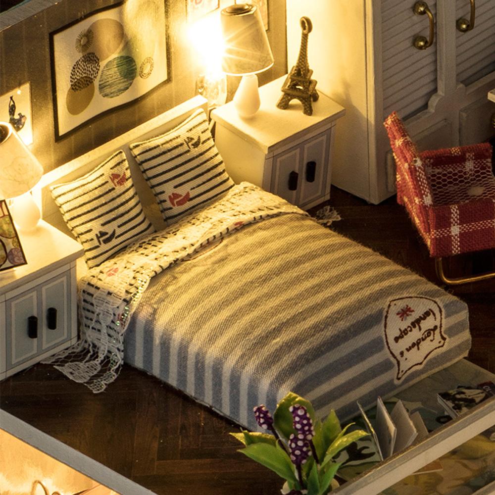 Castle Bedroom Furniture Scatter Terrain Miniature for Dungeons and  Dragons, Pathfinder and TTRPGs - Myth Forged, image size:1000x1000