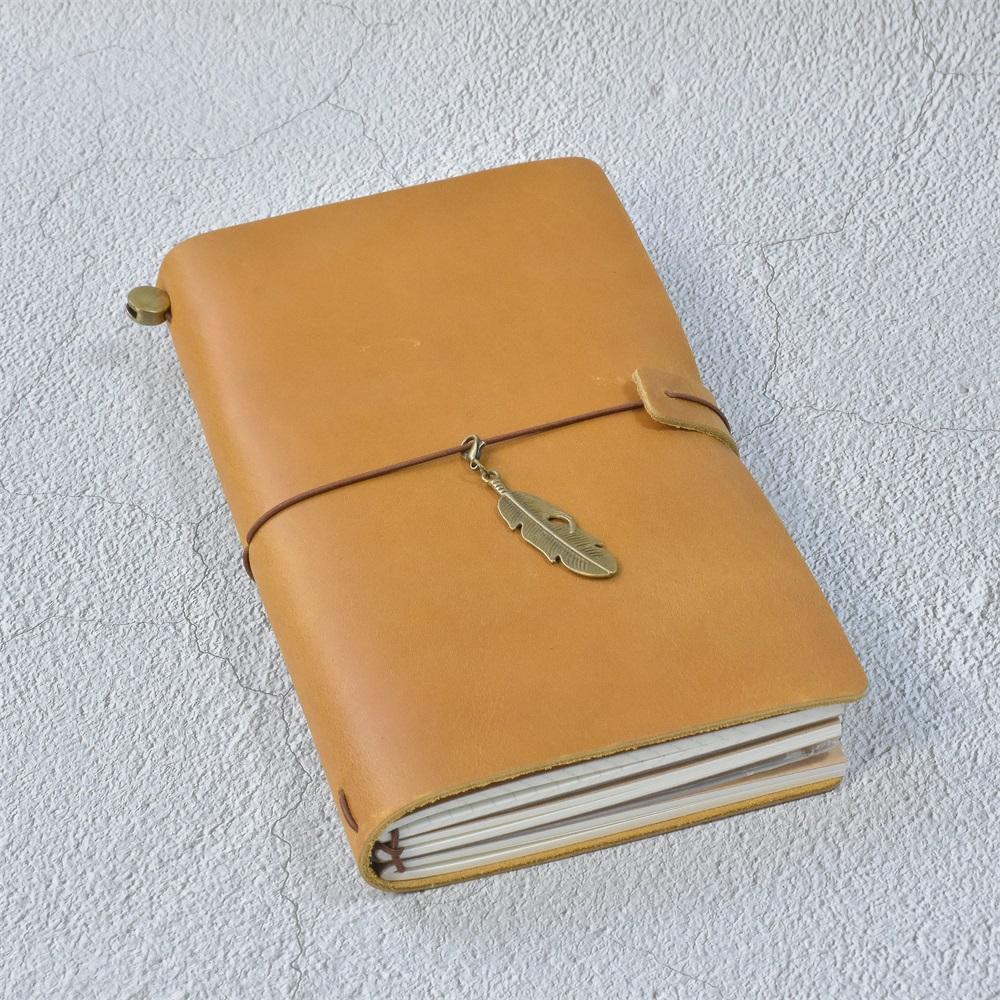 

100% Genuine Leather Journal Refillable Travel Notebook Retro DIY Handmade Diary Sketchbook School Office Gift Customized Pocket style світло-коричневого кольору