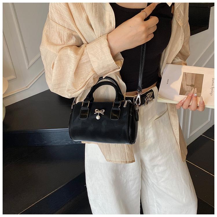 Fashion Trend Premium Sense Bag Girls Heart Bow Portable Commuter Shoulder Oblique Span Bag