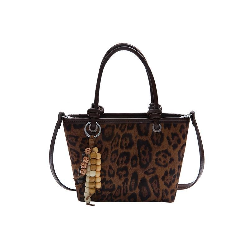 Niche design fashion messenger bag retro shoulder portable small square bag women's new leopard print bag women