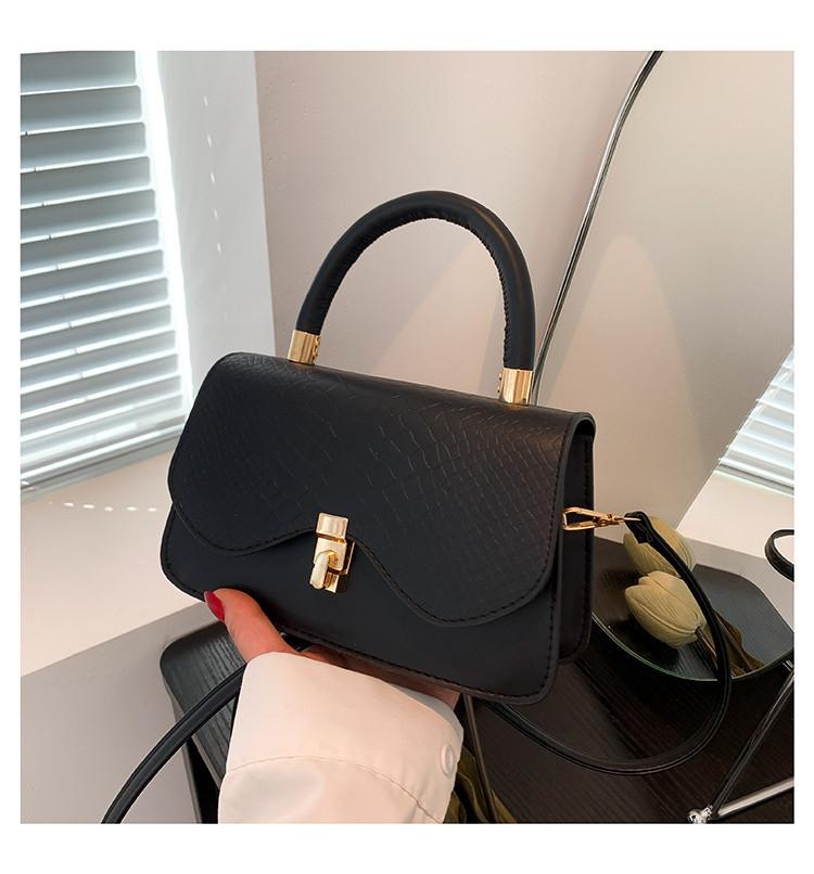 Trendy Retro Small Square Bag Women s Shoulder Slung Bag Casual Handbag чёрный