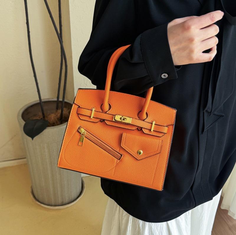 Bags Large capacity tote bag 2025 new Korean version fashionable simple handbag women's versatile messenger commuter bag