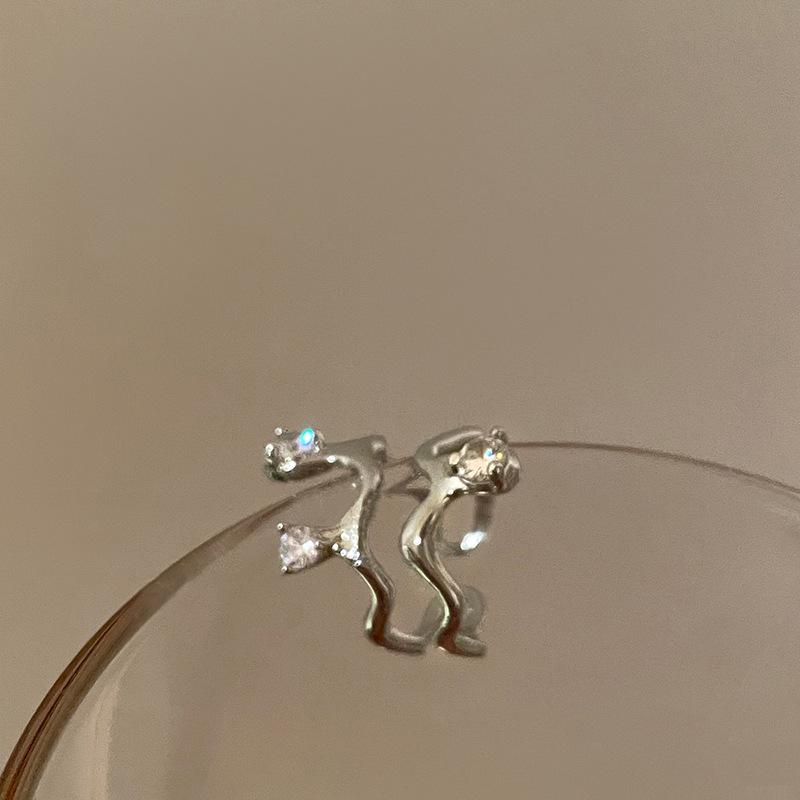 

Copper Geometric Unique Ring For Women With Adjustable Size And Fashion Zirconia Forward