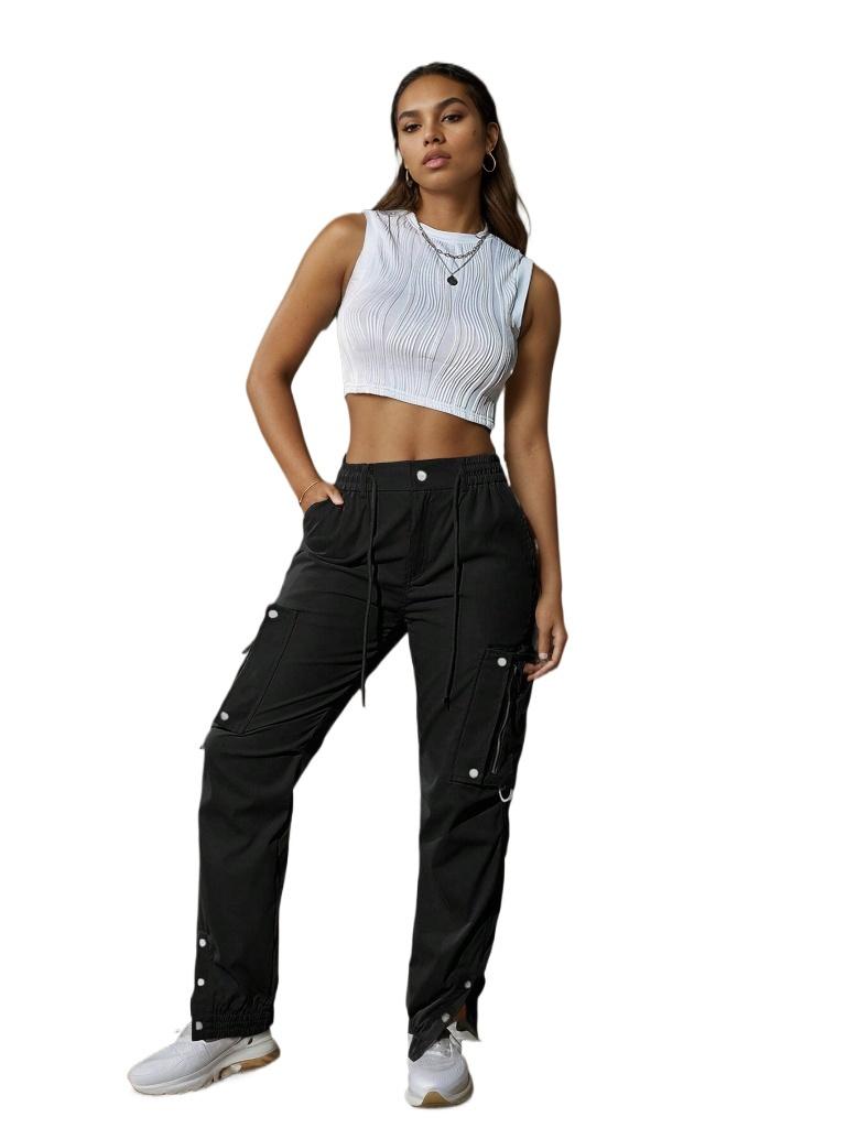 

Брюки-карго Rose Beauty A Y2K с эластичной талией, карманом-клапаном на шнурке, застежкой-молнией, металлическими пуговицами и разрезом по низу XXS чёрный