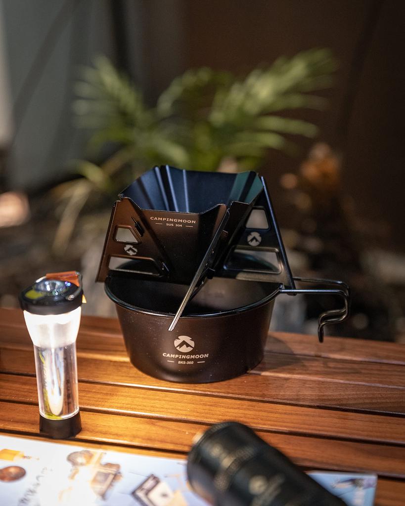 CAMPING MOON Kempovací kelímek z nerezové oceli Sierra Cup Black Deep Black Sierra 360ml 4dílná sada BKS-360-4P