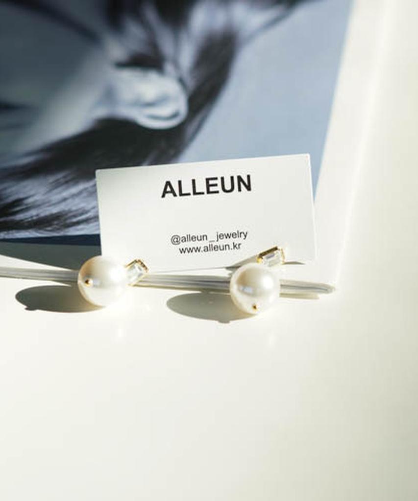 Alleun Silver 925 Cubic Square Bold Drop Large Pearl Silver Earrings