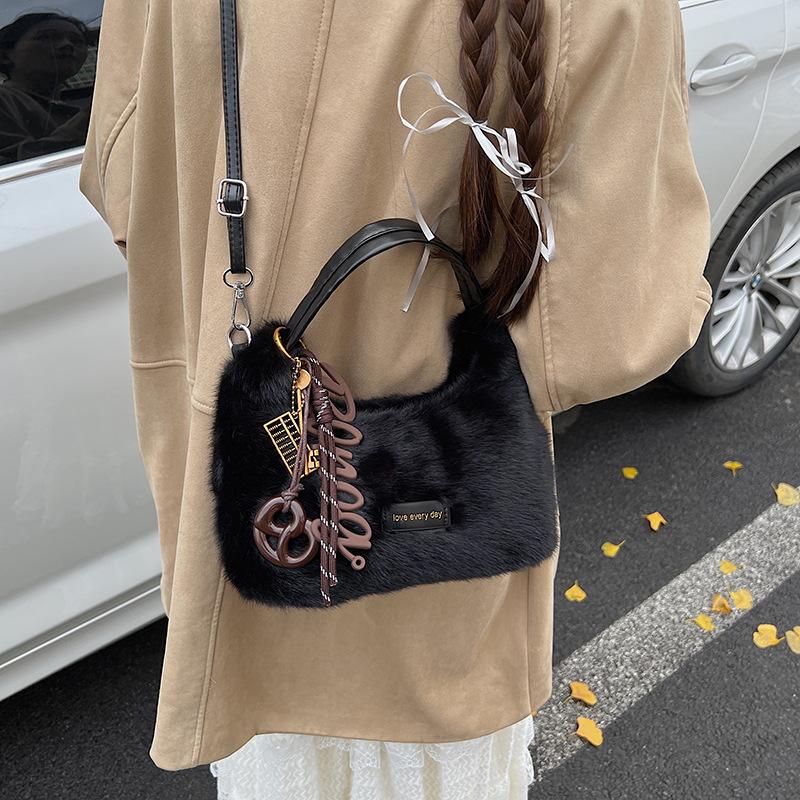 Autumn and Winter Plush Handbag, Handbags and Fashionable Crossbody Bag
