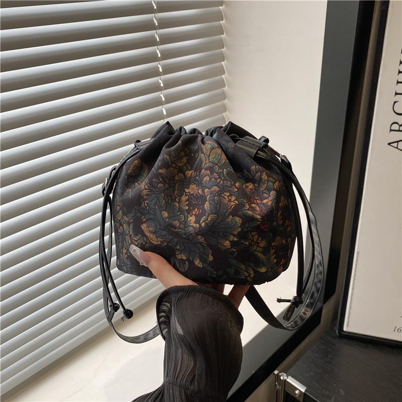 Beautiful Casual Bucket Bag High Value Temperament Versatile Shoulder Messenger Bag Tote Bag Women