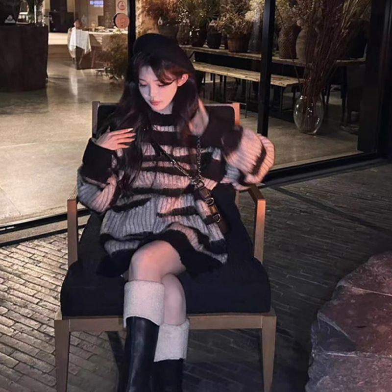Herbst und Winter Neue Allgleiches Gestreifte Strickoberbekleidung Im Koreanischen Stil Lazy Style Lockerer Mittellanger Pullover Damenpullover Damen Herbst und Winter