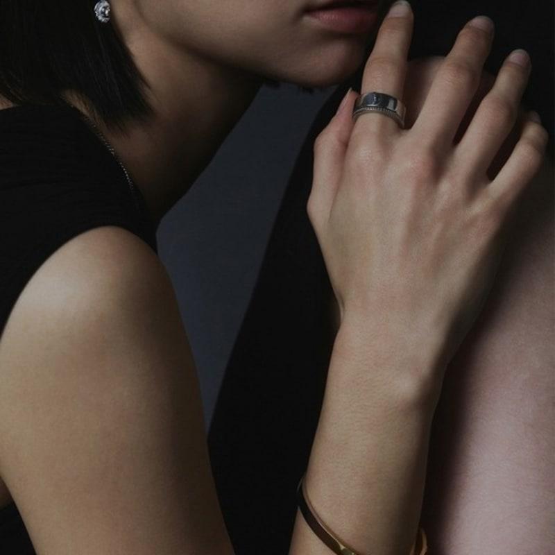 Aphrose Vertical Cut Layered Ring