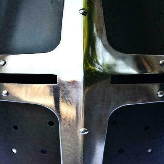 Středověká černěná německá velká přilba z oceli 18 Gauge