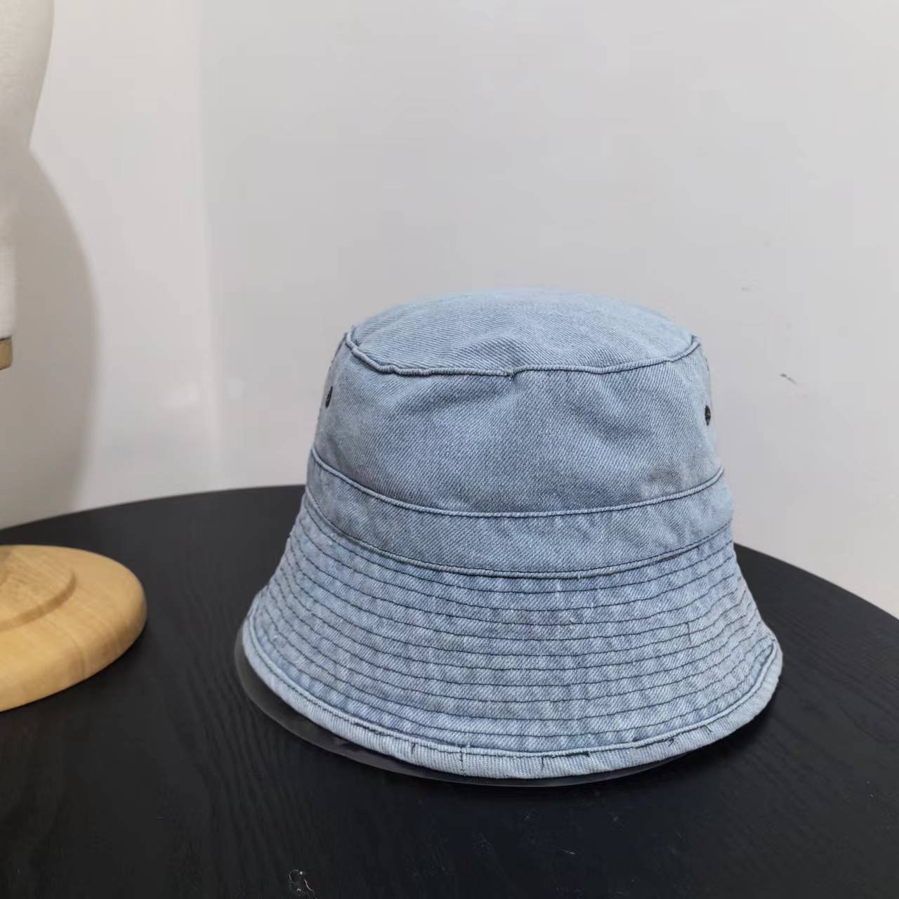 

Старая ретро-сумка из потертого денима, женская летняя универсальная шляпа-ведро с маленьким солнцезащитным козырьком и солнцезащитным кремом M（56-58cm） светло-синий