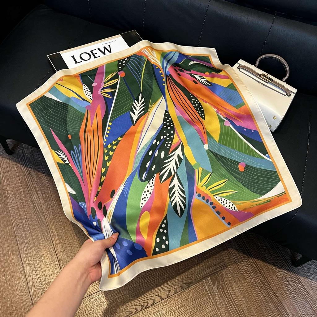 New old money wind chain neck scarf women's commuting versatile soft silk scarf neck protection shawl outer scarf