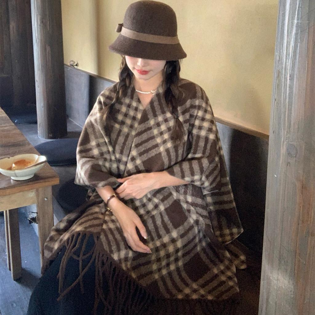 Lazy Autumn and Winter Retro Plaid Shawl for Women with High End Large Scarf Cloak