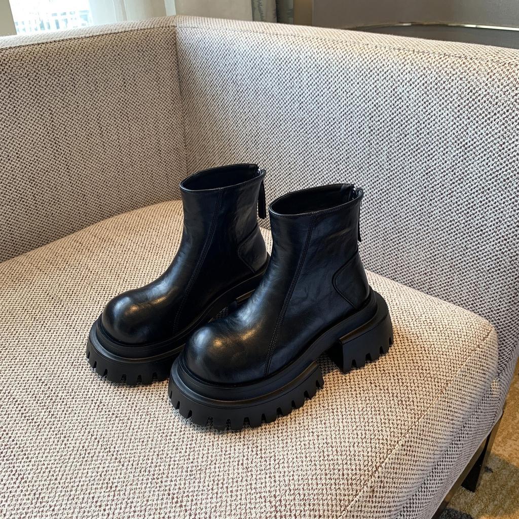 Knock Soft Leather~ Thick-soled Chelsea Boots for Women's Autumn 2025 New Retro Versatile Heightening Big Head Martin Short Boots