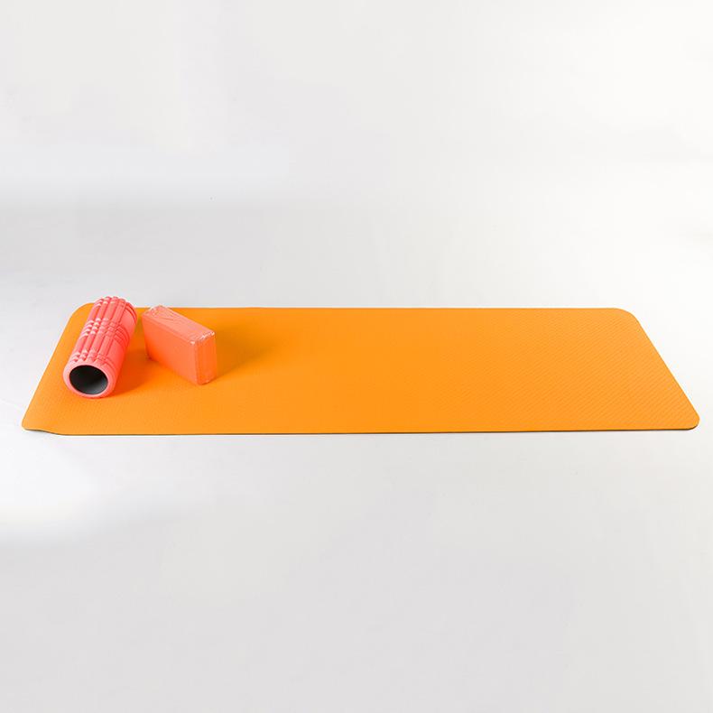 Odorless Non-Slip 6mm TPE Solid Color Yoga Mat for Fitness