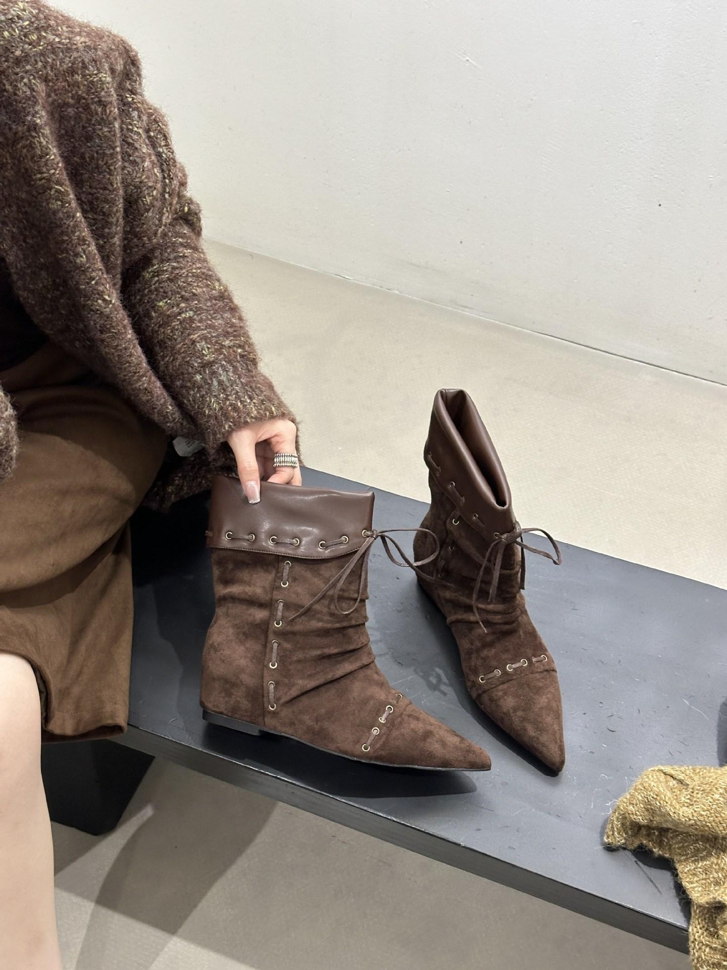 

Inner heightening suede pointed lace-up short boots women s 2025 autumn and winter new Korean version of western cowboy boots sleeve fashion boots 39