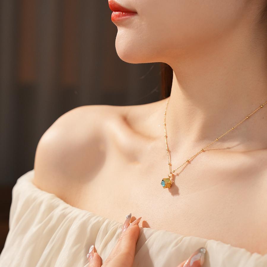 Stone Rubik's Cube Niche Light Luxury Versatile Exquisite Necklace