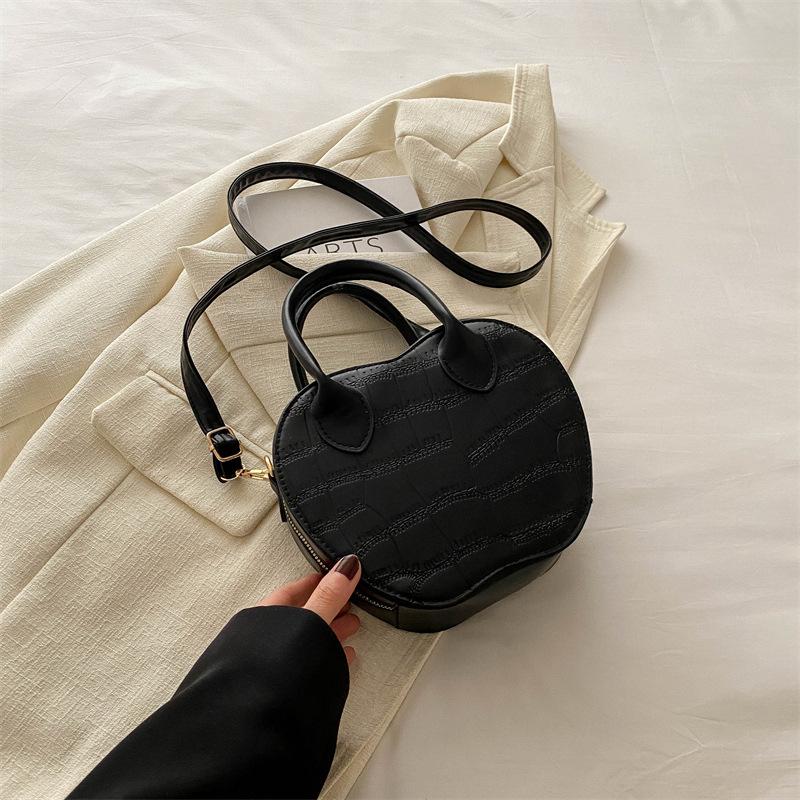 

Новая модная простая сумка через плечо женская простая модная сумка-мессенджер для поездок на работу 2024 летняя нишевая сумка женская чёрный