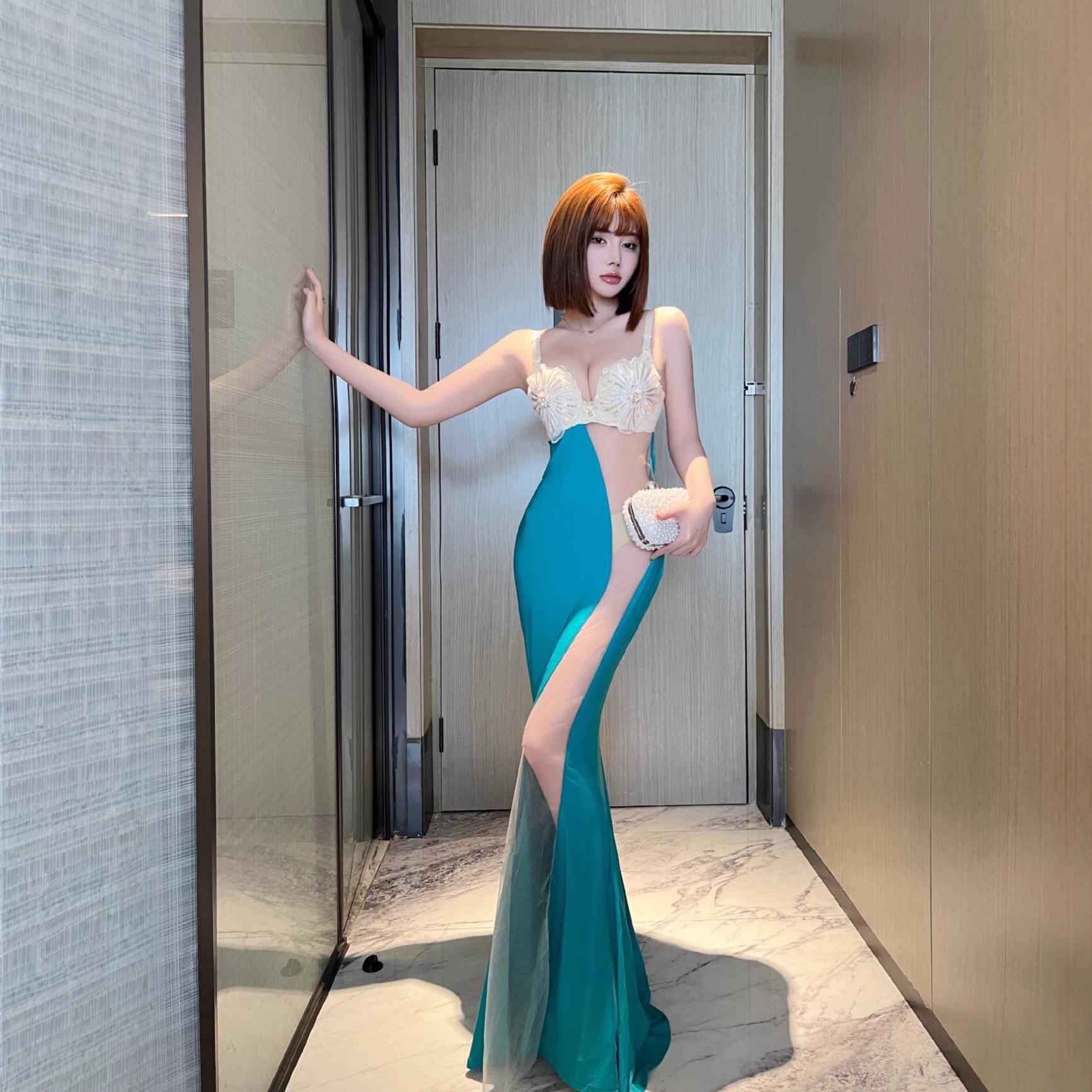 

Elegant Fishtail Mesh Gown with Padded Push-up Bra for Runway or Spa Show S with 32B cup peacock синього кольору