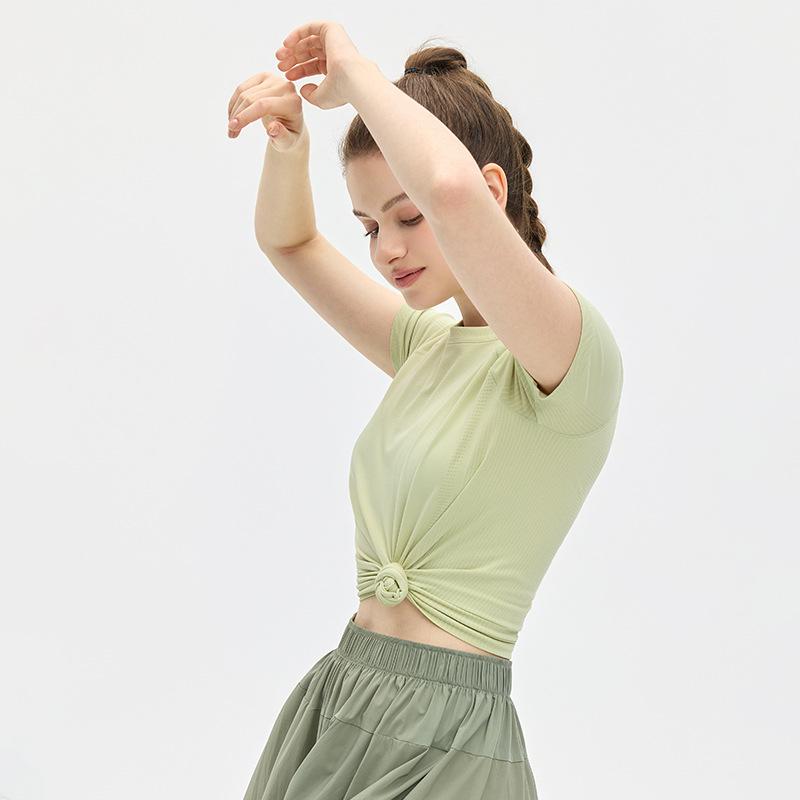 

Women s Moisture-Wicking Sportswear: Lightweight Summer Yoga Top, Quick-Dry, Waist-Cinching Fitness Tee, Short-Sleeve for Running. Medium