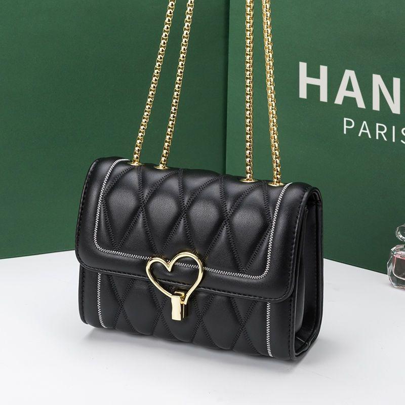 

2025 Women s Versatile Fashion Diamond Chain Casual Crossbody Bag Small: 20cm x 8cm x 15cm