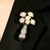 Goldenes Blumenstrauß-Broschen Vintage-Vasenform-Broschen Kreativer Blumenstrauß-Halter Broschen Bankett