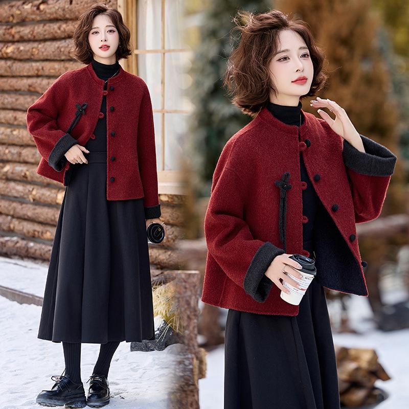 

Женское зимнее шерстяное пальто с застежками-лягушками в китайском стиле и дизайном в стиле колор-блок L (110-120 jin)