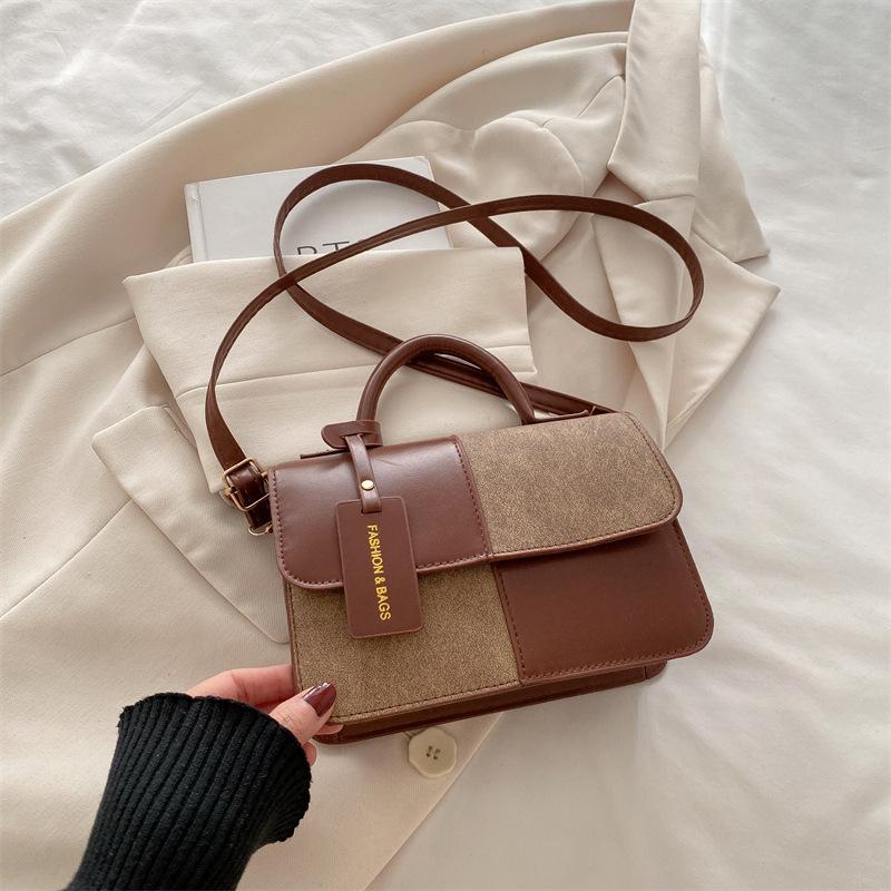 

Niche portable small bag women s new fashion commuter small square bag high value single shoulder messenger bag коричневий