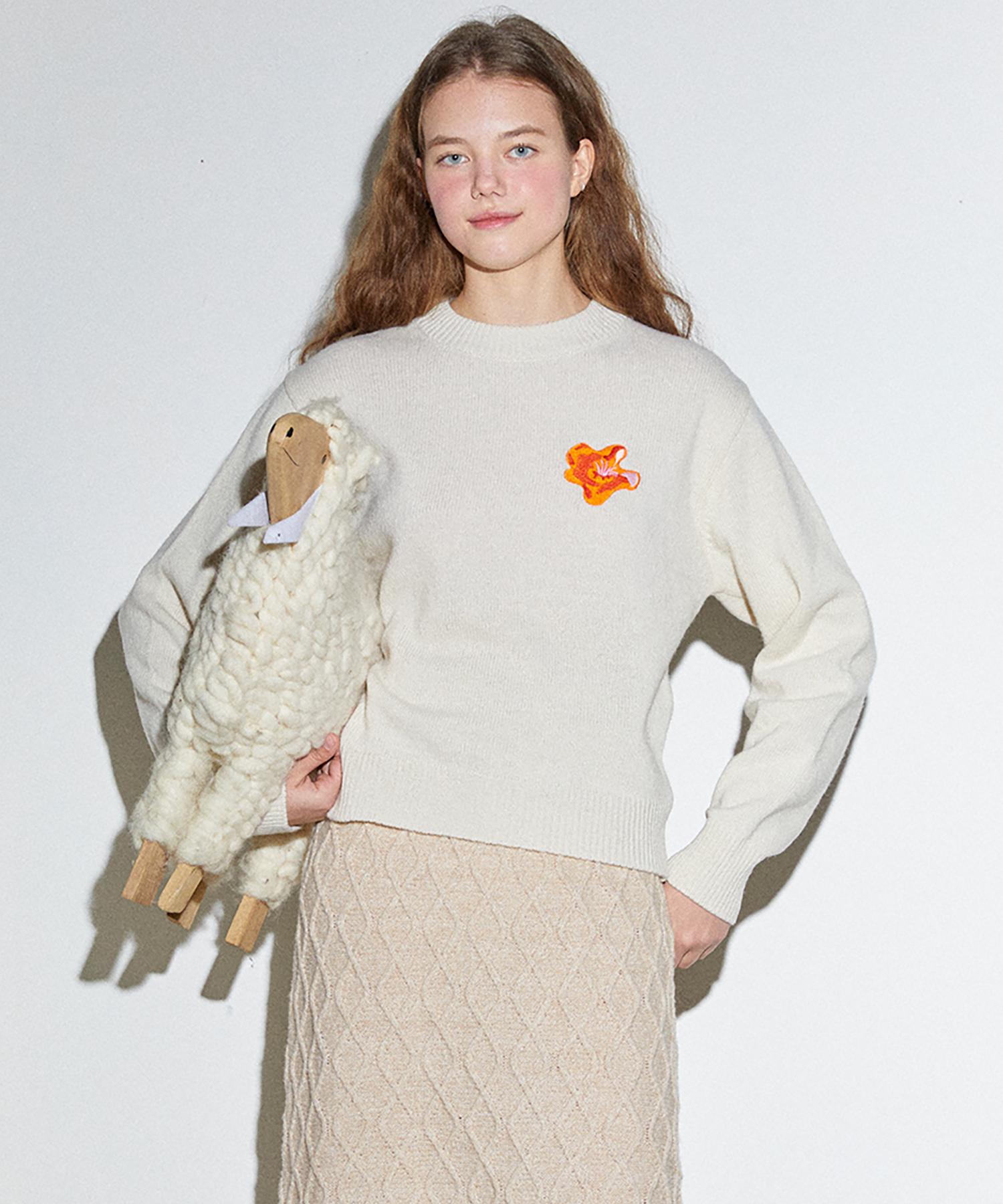 Mimi Kawi 3D Poppy Lambswool Pullover/Ivory Ivory