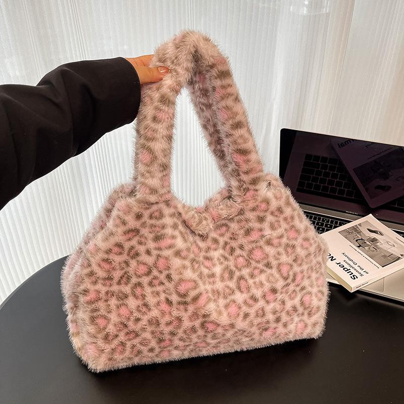 

Осенне-зимняя пушистая сумка большой вместимости, женская новая повседневная пушистая сумка через плечо, портативная сумка-тоут