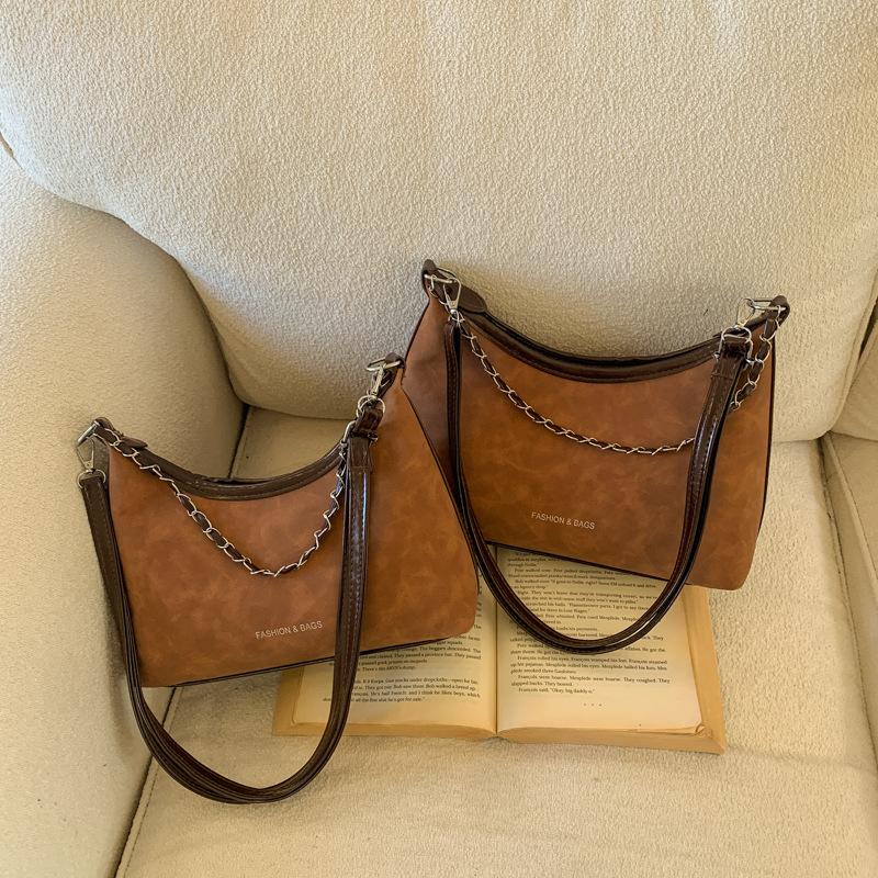 Sacs pour femmes printemps sacs à main à chaîne rétro, les nouveaux sacs simples sous le bras de la saison, sacs à bandoulière polyvalents, sacs messenger, femmes