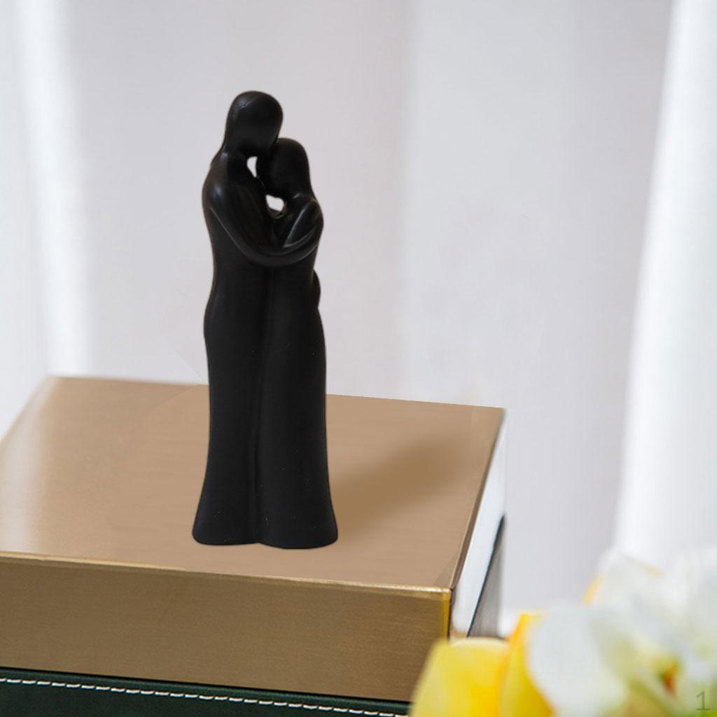 Elegant Couple Figurine Sculpture for Home Decoration