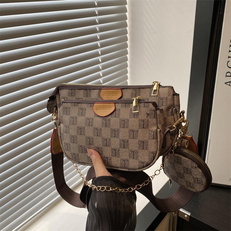 Casual Simple Popular Printing Large-capacity Shoulder Bag Women's Fashion Versatile Niche Design Textured Messenger Bag