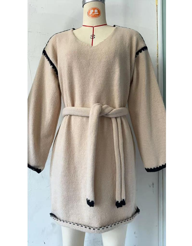 Women's Loose-fit Knitted V-neck Long Sleeve Dress With Belt