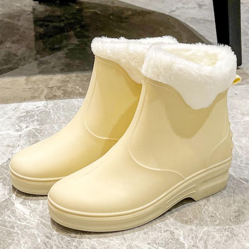 Modne buty przeciwdeszczowe damskie wodoodporne i antypoślizgowe buty do wody krótka cholewka gruba podeszwa gumowe buty odporne na zużycie ciepłe buty