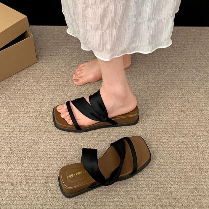 Popular Retro Red One-word Thick-soled Slippers Women's Summer Wear 2025 New High-end Skirt Cool Slippers