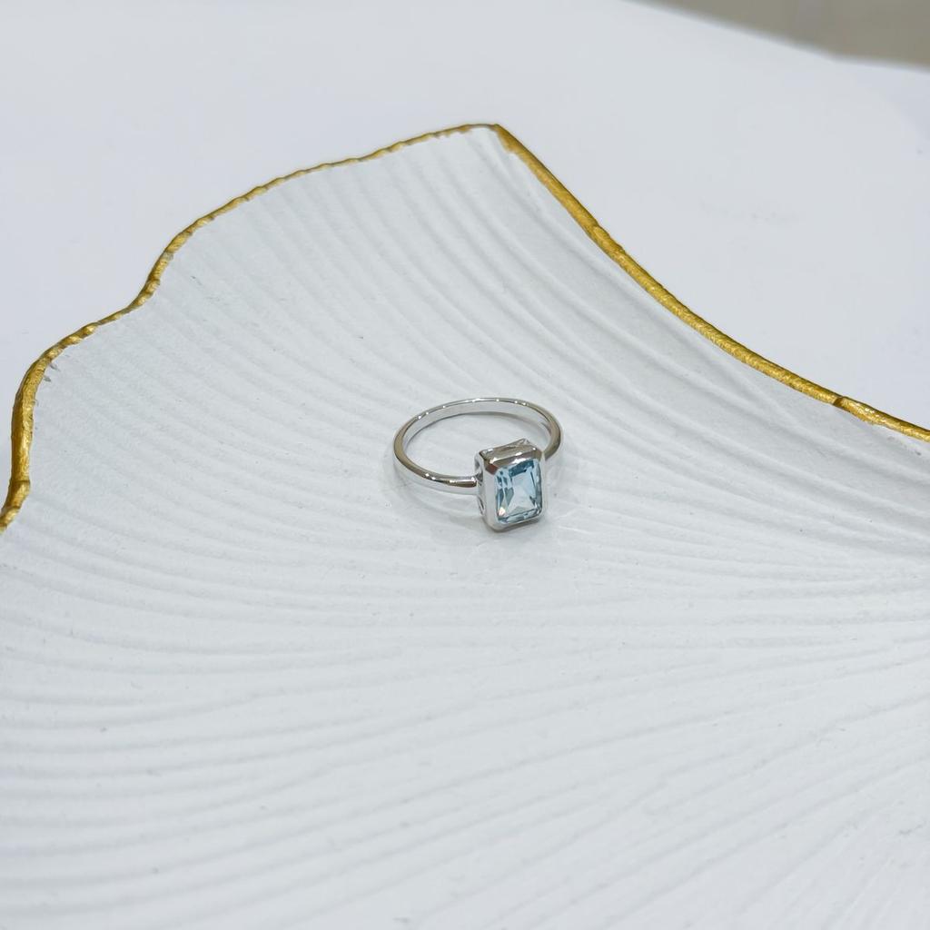 Серебряное кольцо с натуральным топазом 1.95ct, вес изделия 2,59 гр (2171782)